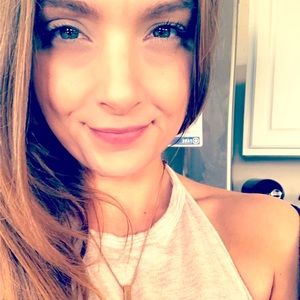 Meet your Posher, Holly